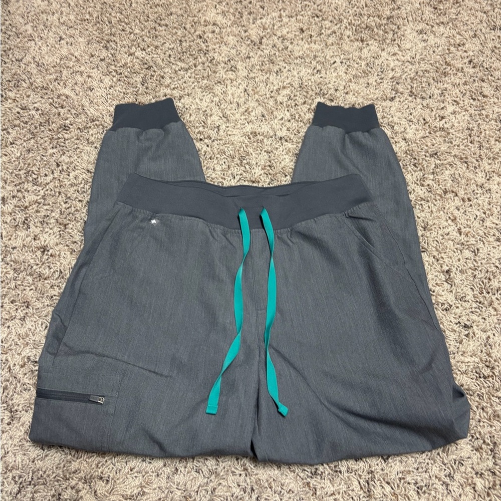 Figs High Waisted Zamora Jogger Scrub Pants in Graphite - Size Women’s Large